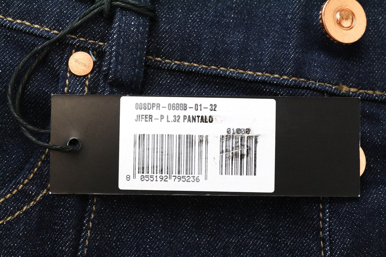 DIESEL Jifer-P 0688B vyriški džinsai W32/L32 Slim Taper, tamprūs, mėlyni, džinsinio audinio 