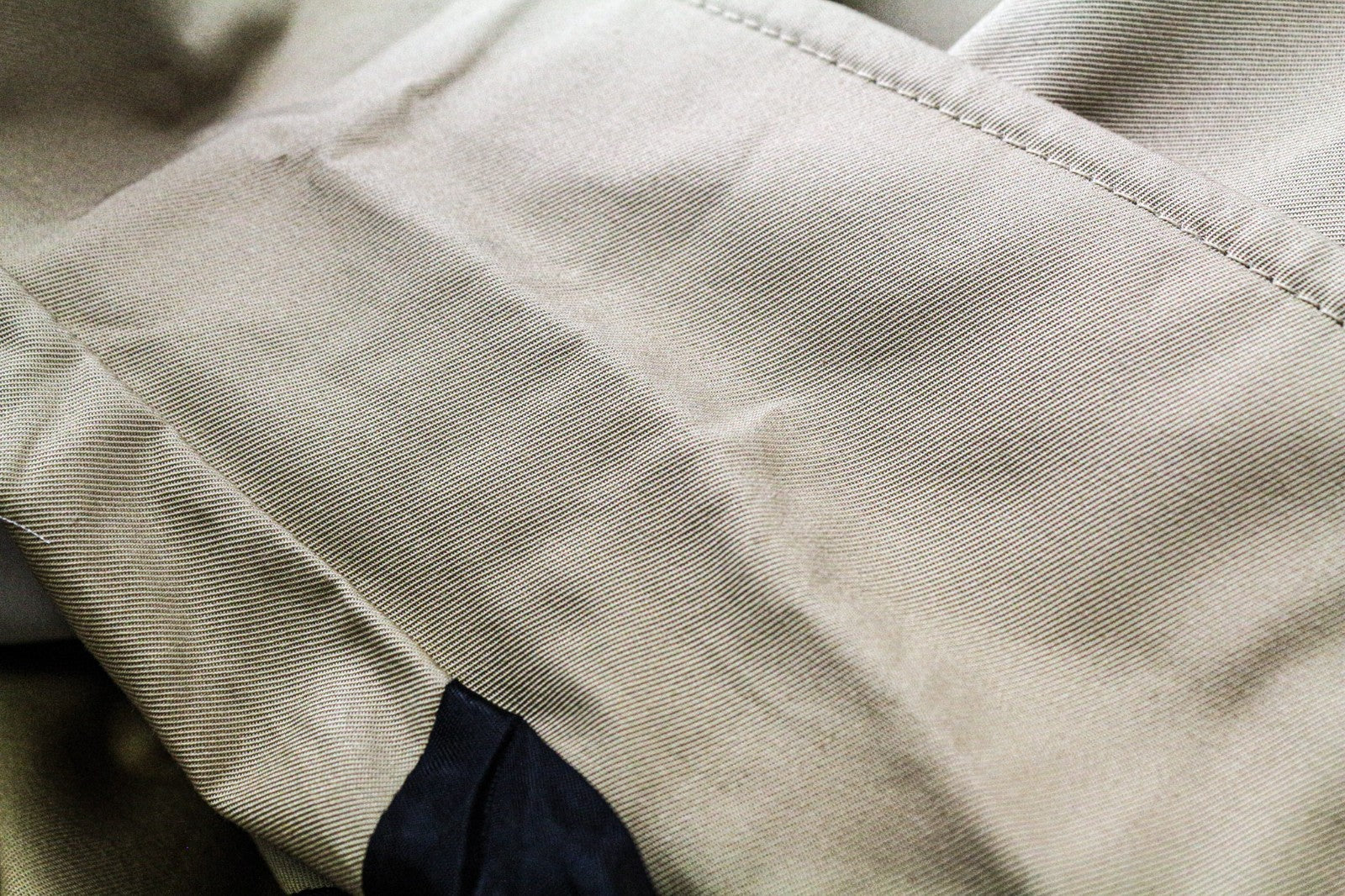 SANDRO vyriškas smėlio spalvos medvilninis vidutinio ilgio tranšėjinis paltas L dydžio, su sagomis 