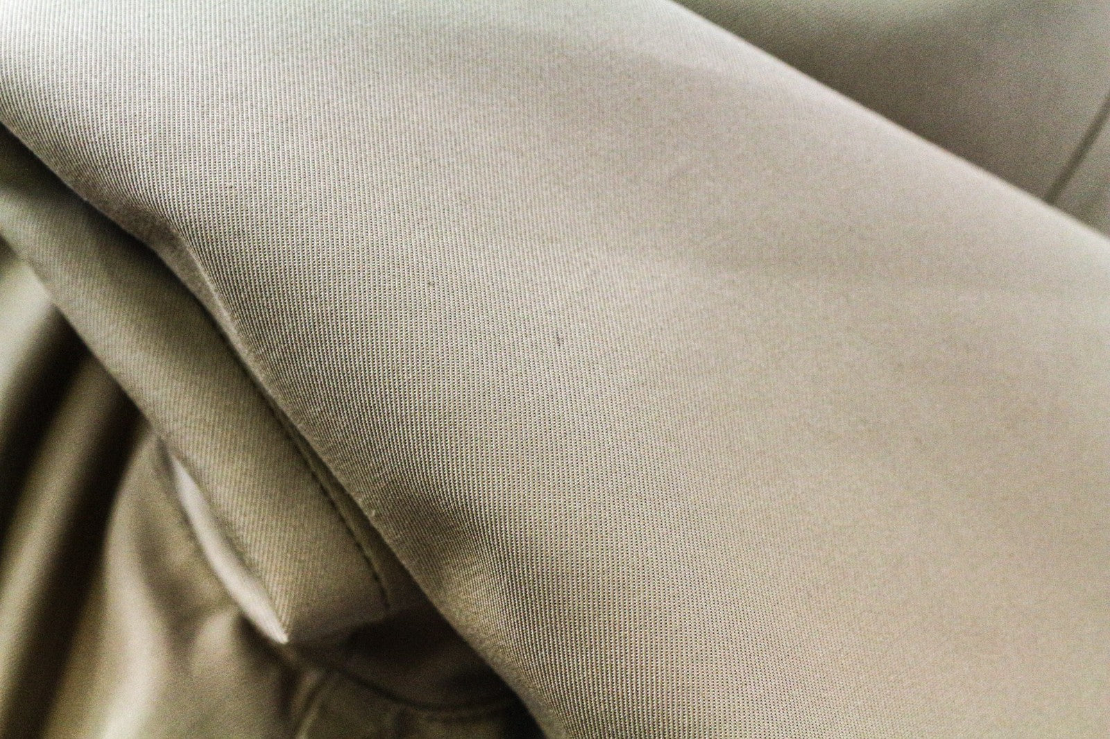 SANDRO vyriškas smėlio spalvos medvilninis vidutinio ilgio tranšėjinis paltas L dydžio, su sagomis 