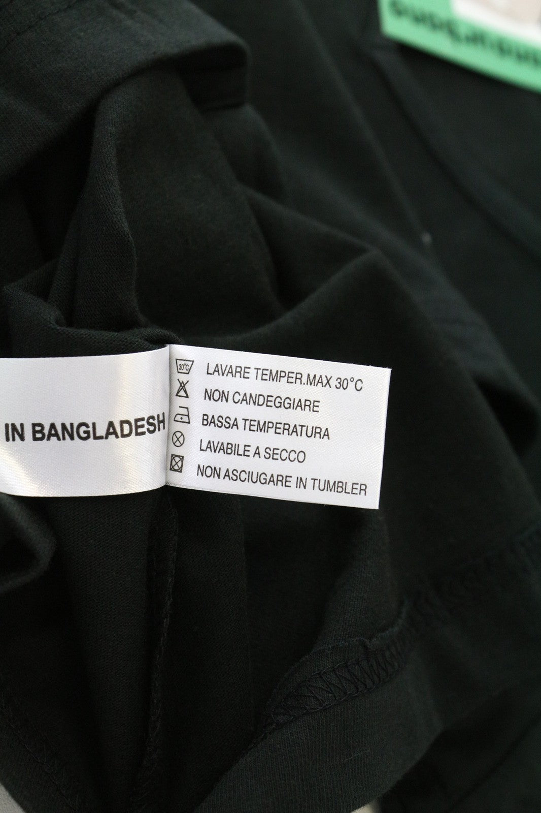 TUCANO URBANO T-TU moteriški marškinėliai XS, juodi, megztiniai su V formos iškirpte 