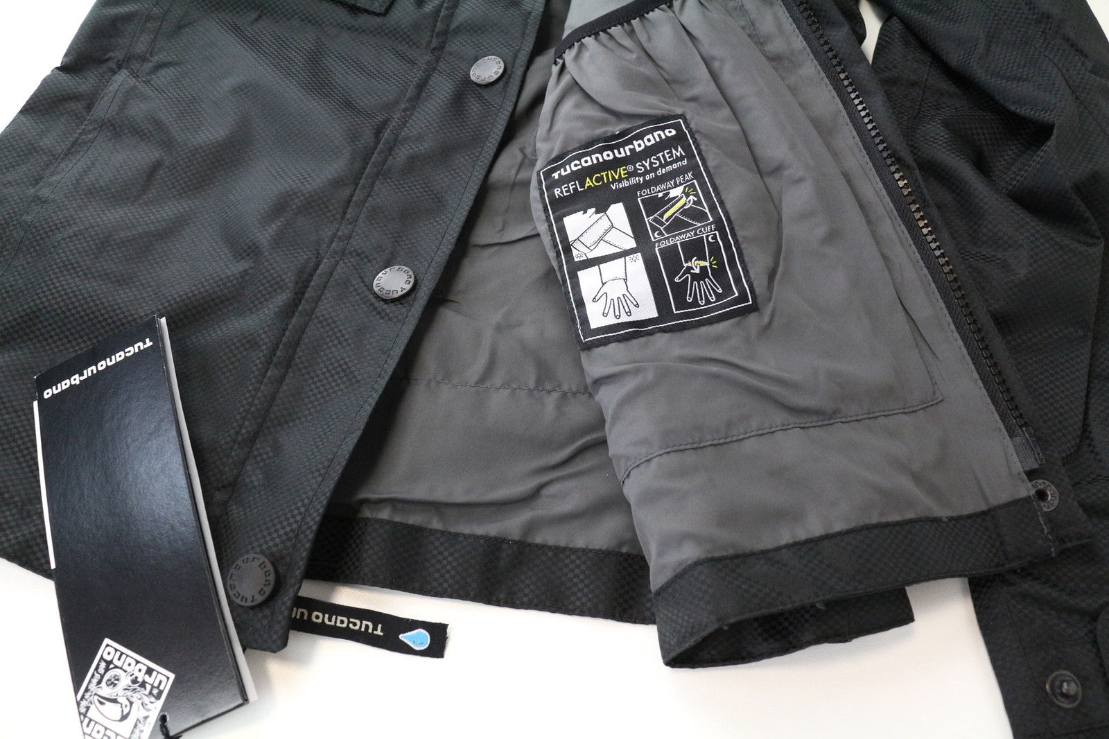 TUCANO URBANO Tina moteriška striukė IT 38 juoda, kvėpuojanti, atspari vėjui, vandeniui 