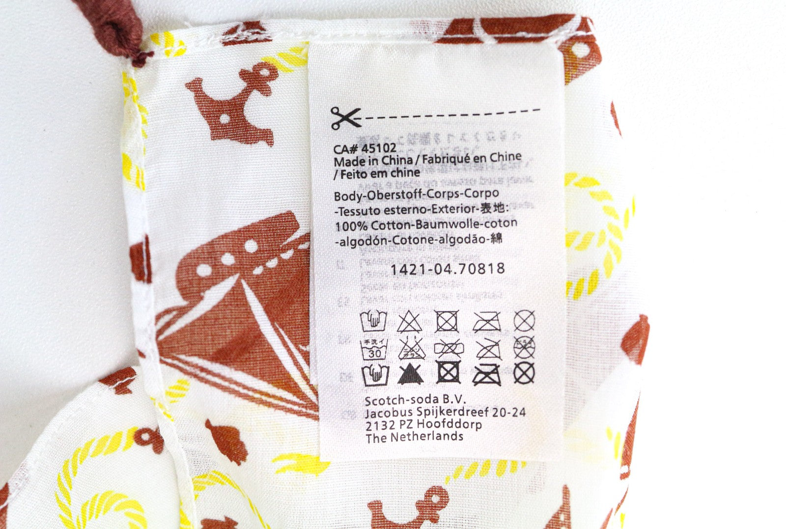 MAISON SCOTCH moteriškas šalikas OS baltas grynos medvilnės burlaivio rašto kutais 