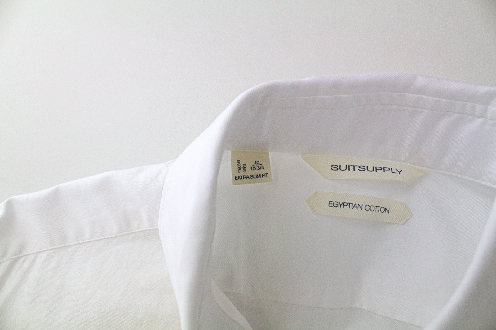 SUITSUPPLY vyriški oficialūs marškiniai 40/15 3/4 ypač ploni balti iškirpti marškiniai su sagomis 