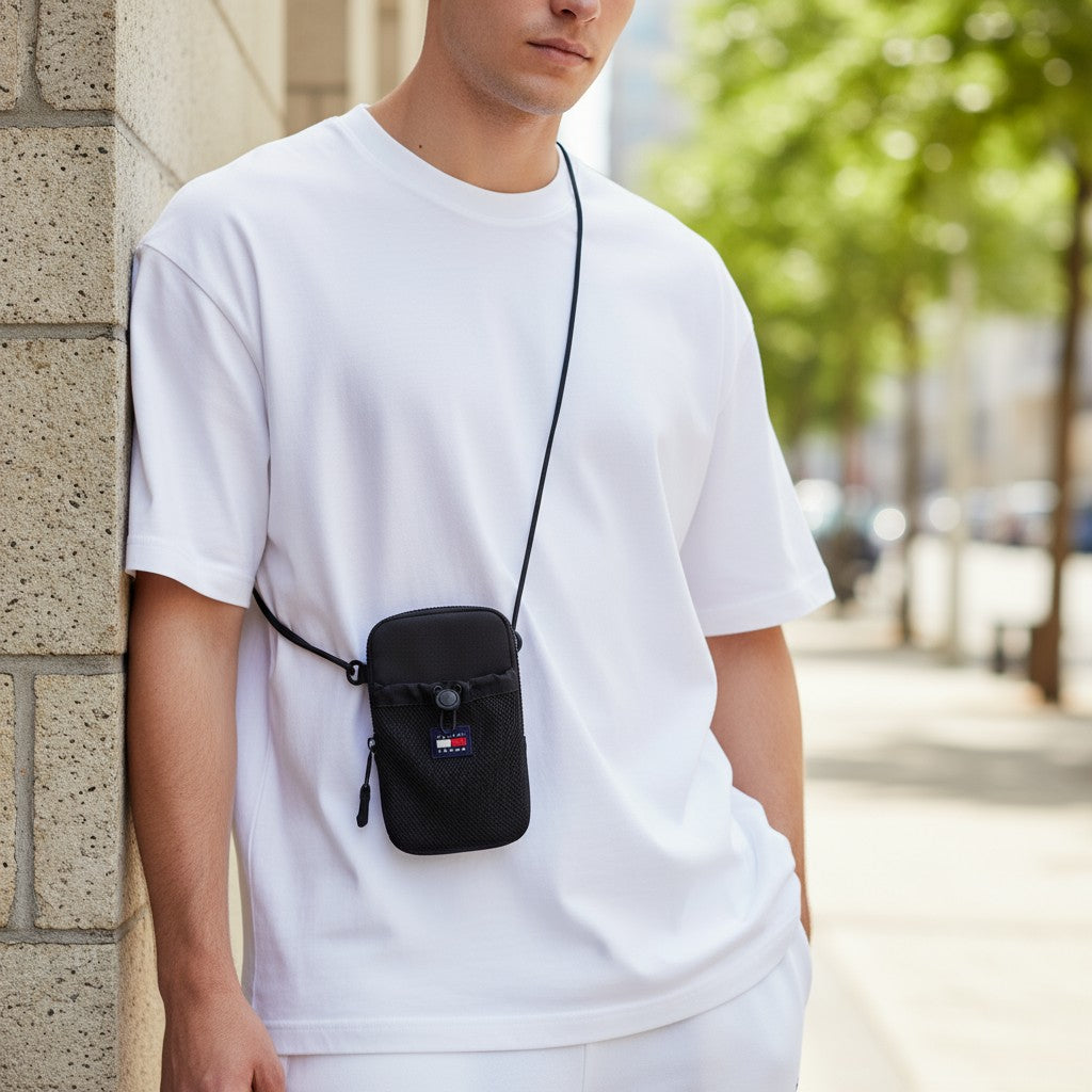 TOMMY HILFIGER „Modern Tech“ telefono dėklas vyrams, juodas, užtrauktuku ir raišteliu, unisex