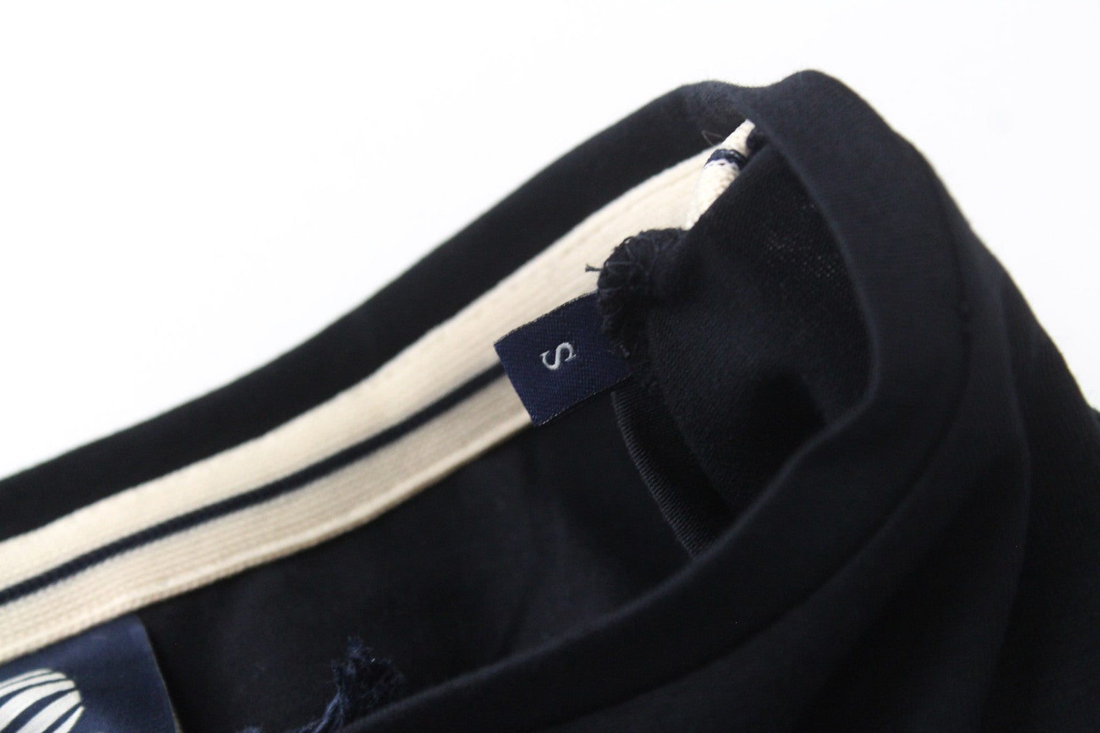 MARINA YACHTING moteriški marškinėliai S dydžio, juodi medvilniniai, apvalios iškirptės ir megztiniai su cirkoniais 