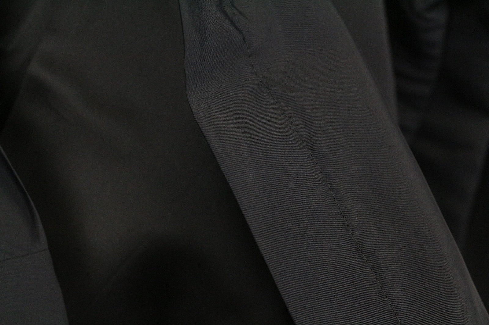 JOHN RICHMOND vyriška striukė UK20, tamsiai mėlyna, šilko mišinio, ilgomis rankovėmis, vienaeilė 