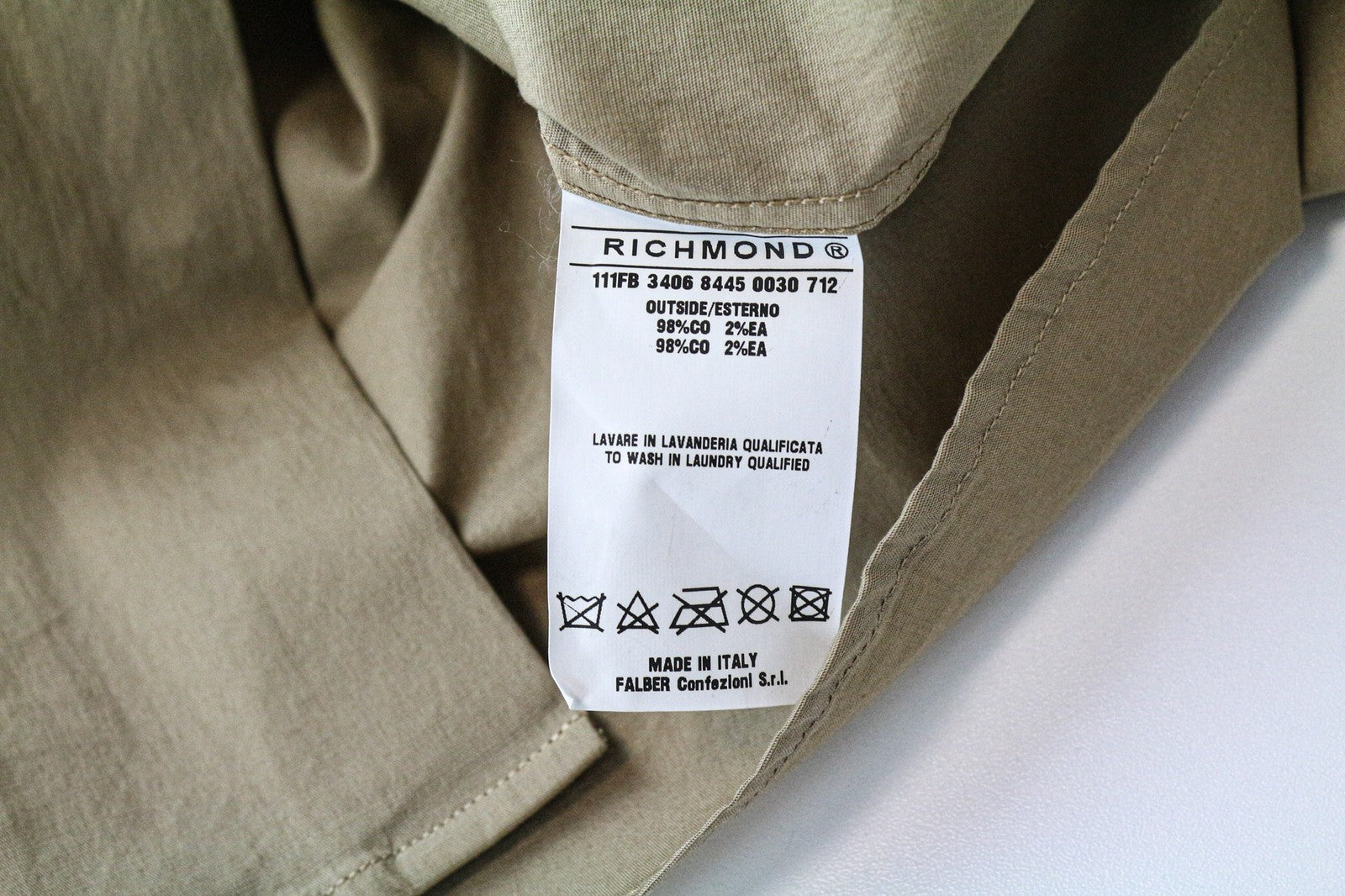 RICHMOND vyriški marškinėliai šviesiai rudi, tamprūs medvilniniai, ilgomis rankovėmis, su sagomis, L dydžio 