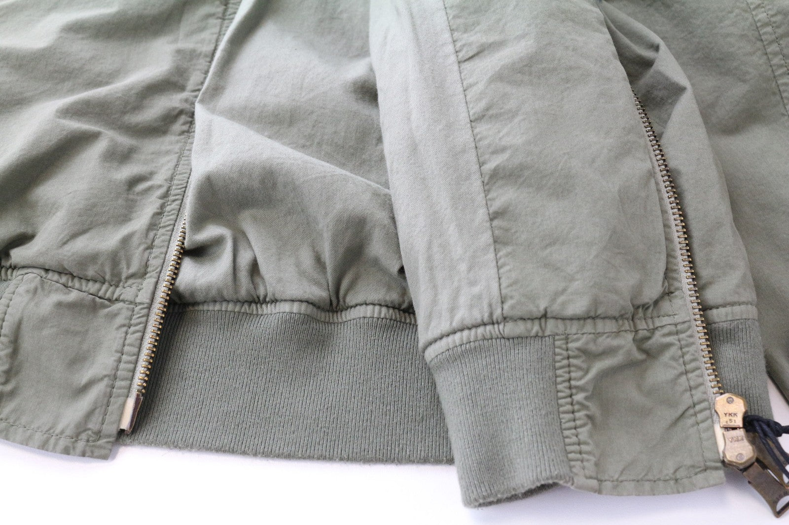 RICHMOND vyriška striukė 48 žalia, lengva, užtrauktuku, ilgomis rankovėmis, vienaeilė 