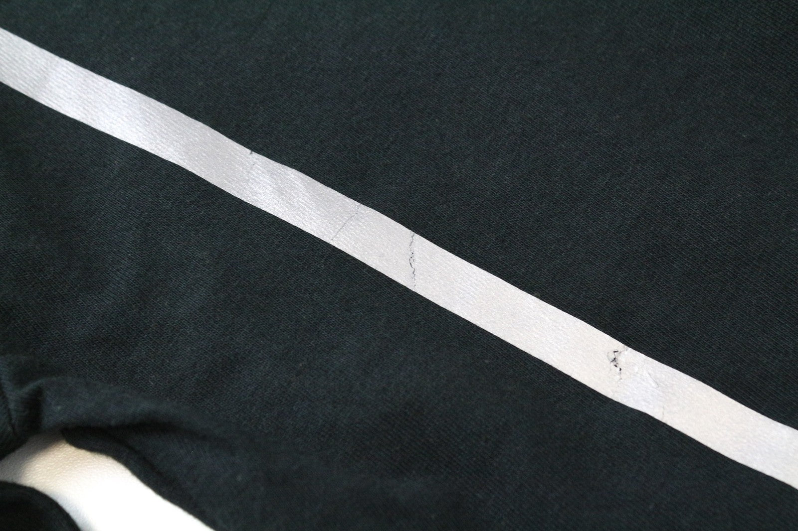 TUCANO URBANO T-TU moteriški marškinėliai su V formos iškirpte ir juodu medvilniniu ilgomis palaidinėmis. 