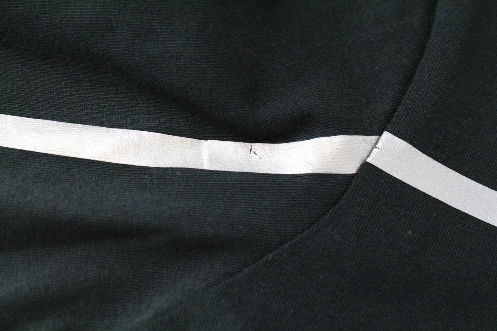 TUCANO URBANO T-TU moteriški marškinėliai su V formos iškirpte ir juodu medvilniniu ilgomis palaidinėmis. 