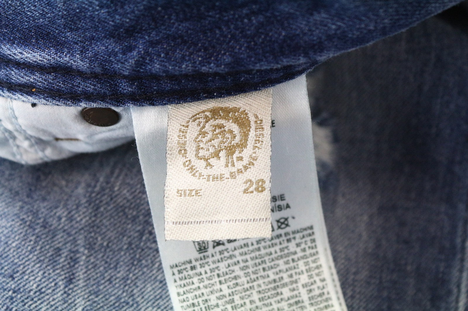 DIESEL Krayver R831I vyriški džinsai W28/L32 Slim Carrot Ripped Blue Cotton Jeans 