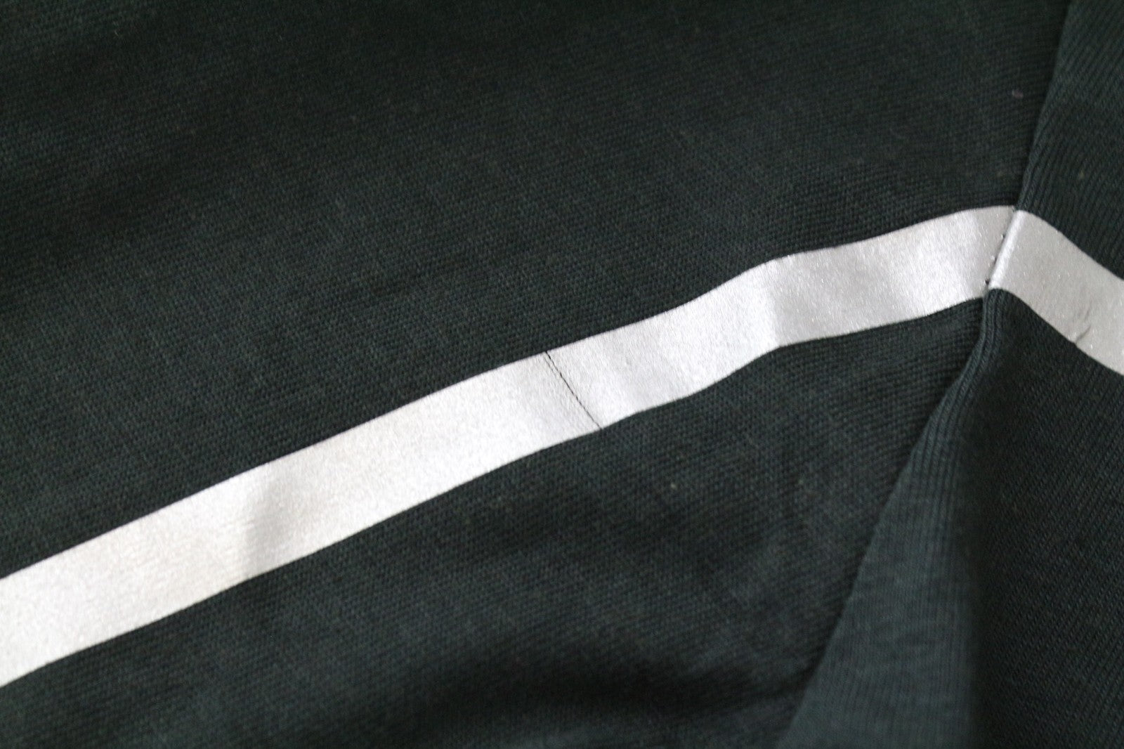 TUCANO URBANO T-TU moteriški marškinėliai ilgomis rankovėmis, juodi, XS dydžio, medvilniniai, su V formos iškirpte. 