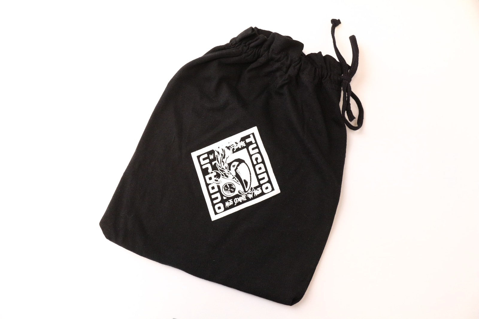 TUCANO URBANO T-TU moteriški marškinėliai ilgomis rankovėmis, juodi, XS dydžio, medvilniniai, su V formos iškirpte. 