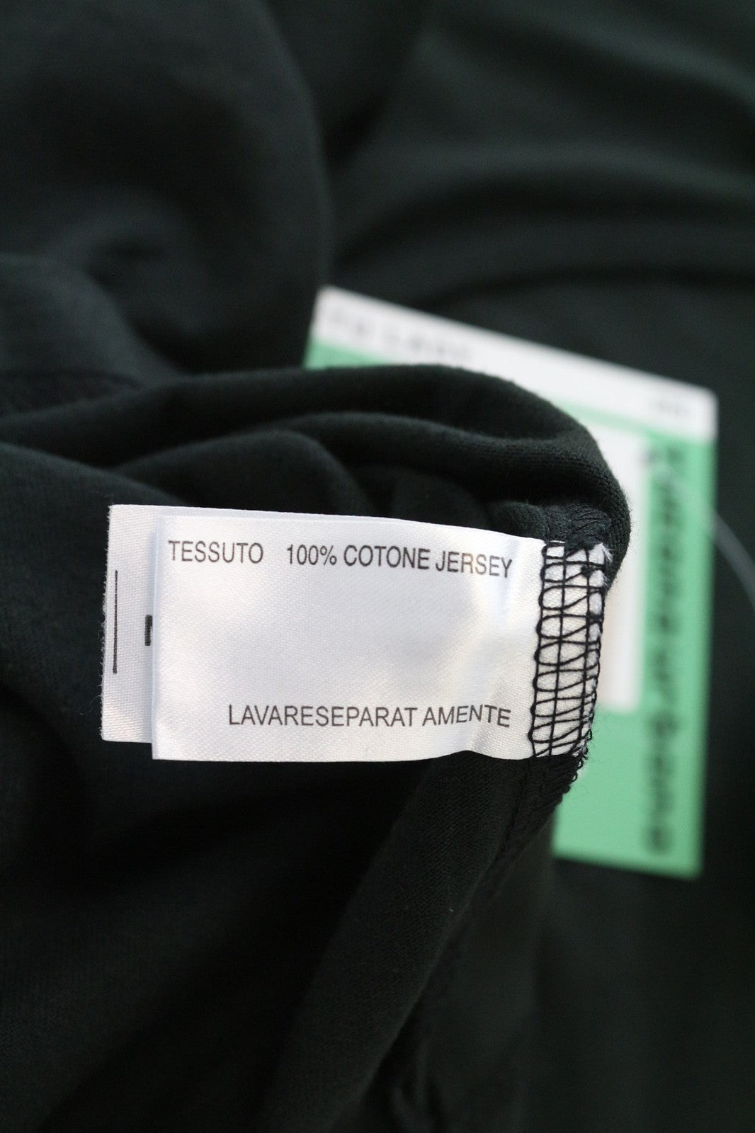 TUCANO URBANO T-TU moteriški marškinėliai ilgomis rankovėmis, juodi, XS dydžio, medvilniniai, su V formos iškirpte. 