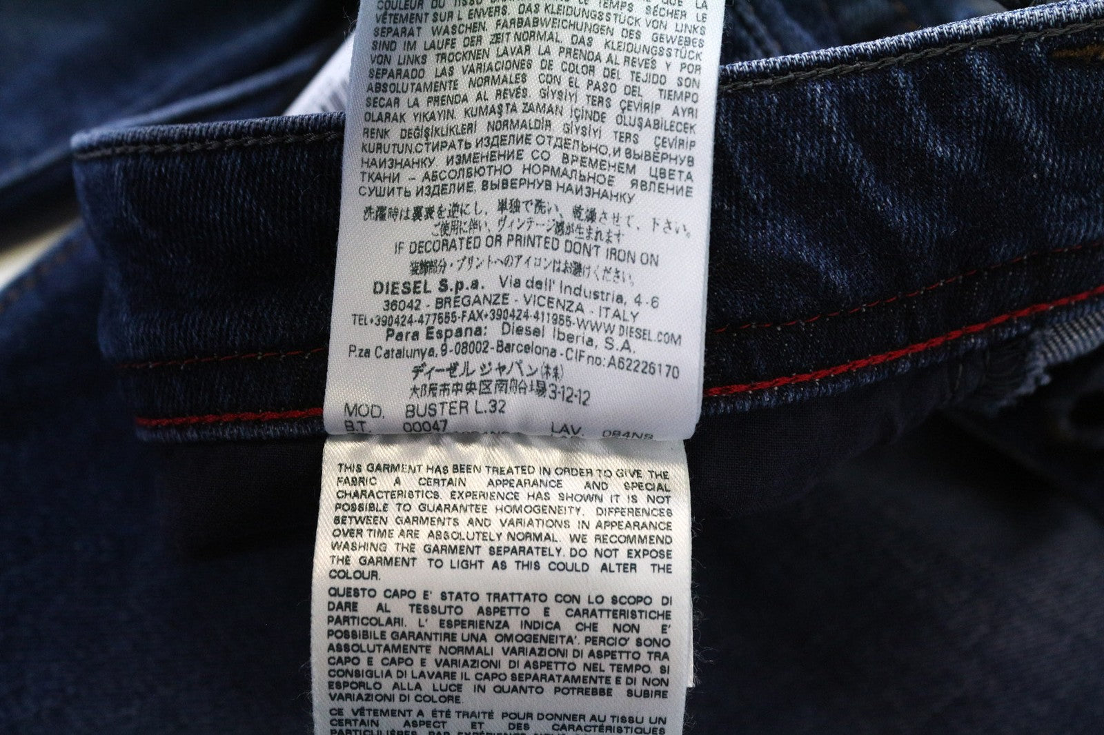 DIESEL Buster 084NS vyriški džinsai W28/L32 Slim Taper išblukintos mėlynos medvilnės džinso spalvos 