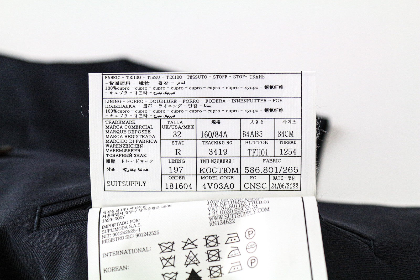 SUITSUPPLY Ferrara vyriška liemenė UK32R tamsiai mėlyna vilnonė V formos iškirpte, vienaeilė 