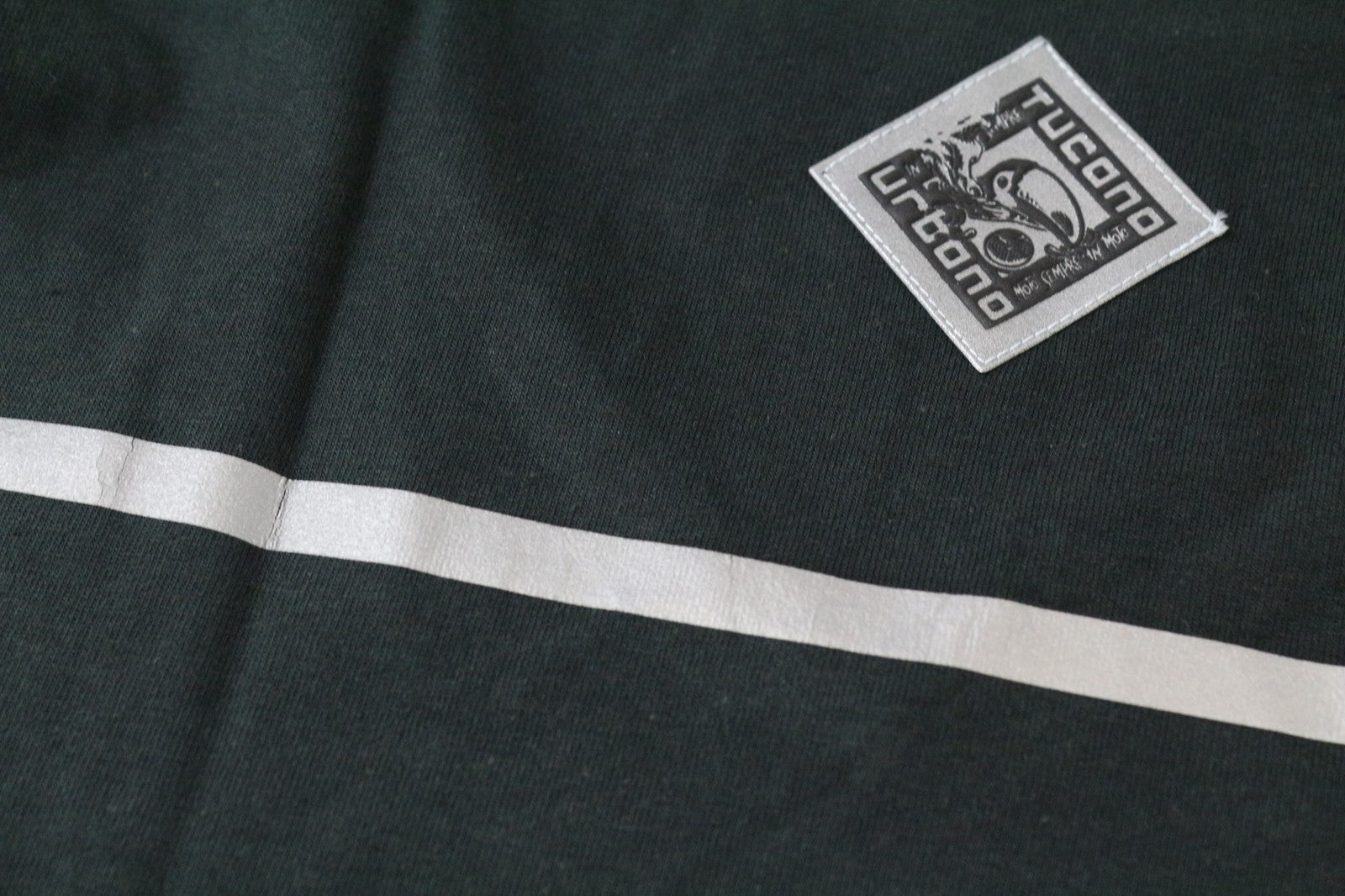 TUCANO URBANO T-TU moteriški marškinėliai M, juodi, ploni, ilgomis rankovėmis, V formos iškirpte 