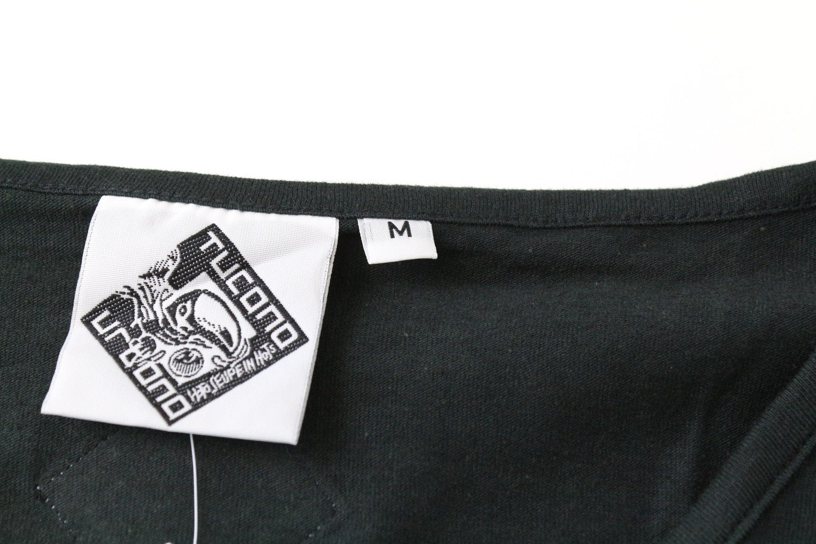 TUCANO URBANO T-TU moteriški marškinėliai M, juodi, ploni, ilgomis rankovėmis, V formos iškirpte 