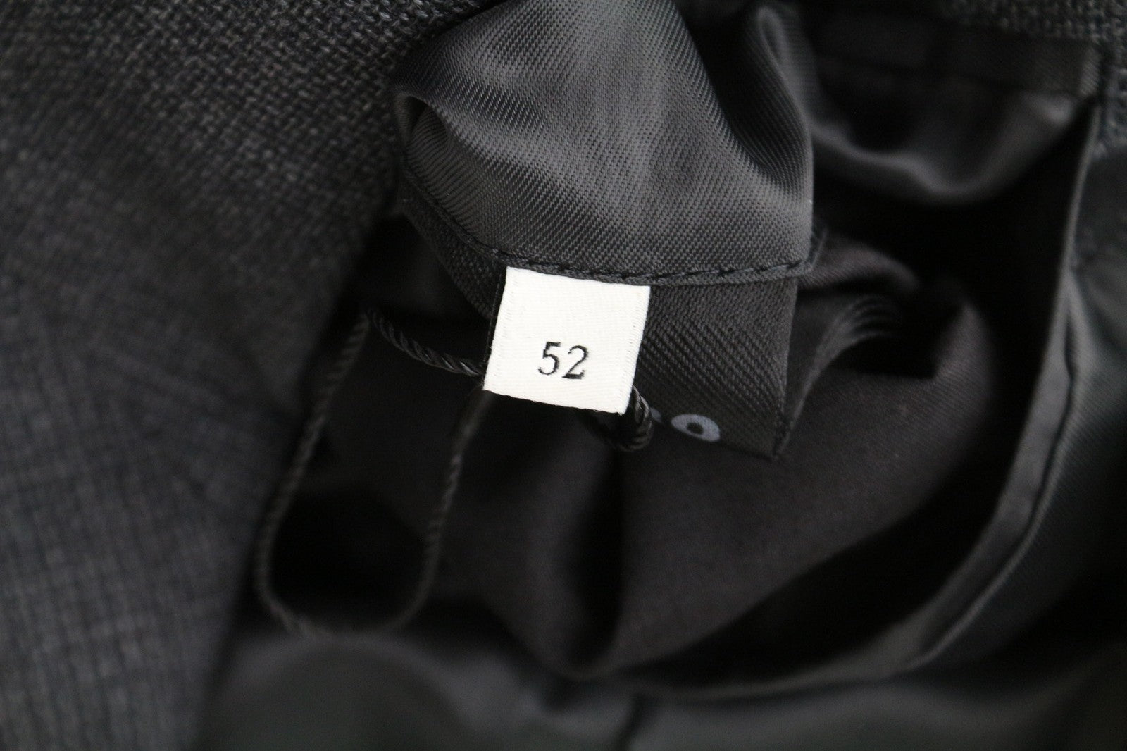 SANDRO vyriškas švarkas 52 pilkas, vilnonis, tamprus pamušalas, klasikinis, vienaeilis, rekomenduojama mažmeninė kaina – 395 € 