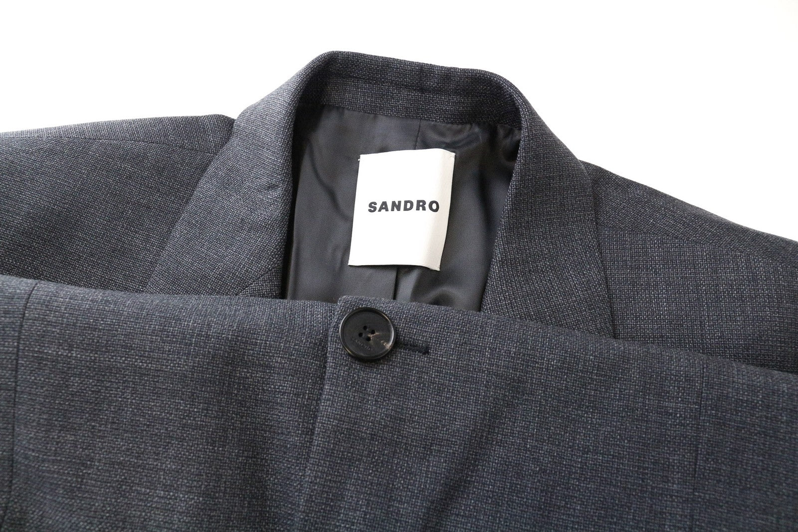 SANDRO vyriškas švarkas 52 pilkas, vilnonis, tamprus pamušalas, klasikinis, vienaeilis, rekomenduojama mažmeninė kaina – 395 € 