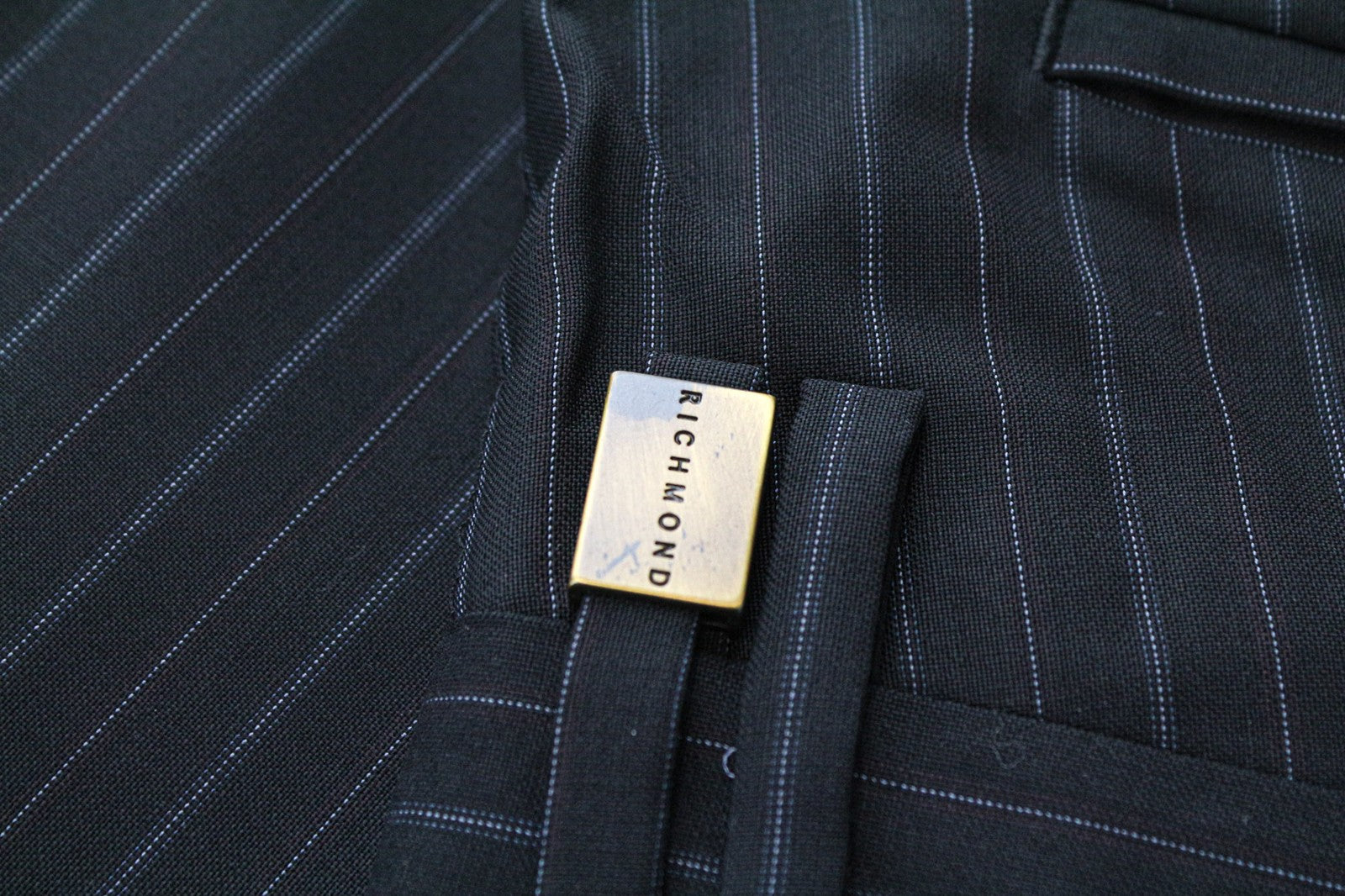 RICHMOND vyriškos kelnės 48 juodos vilnonės klostuotos oficialios kelnės su dryžuotu raštu 