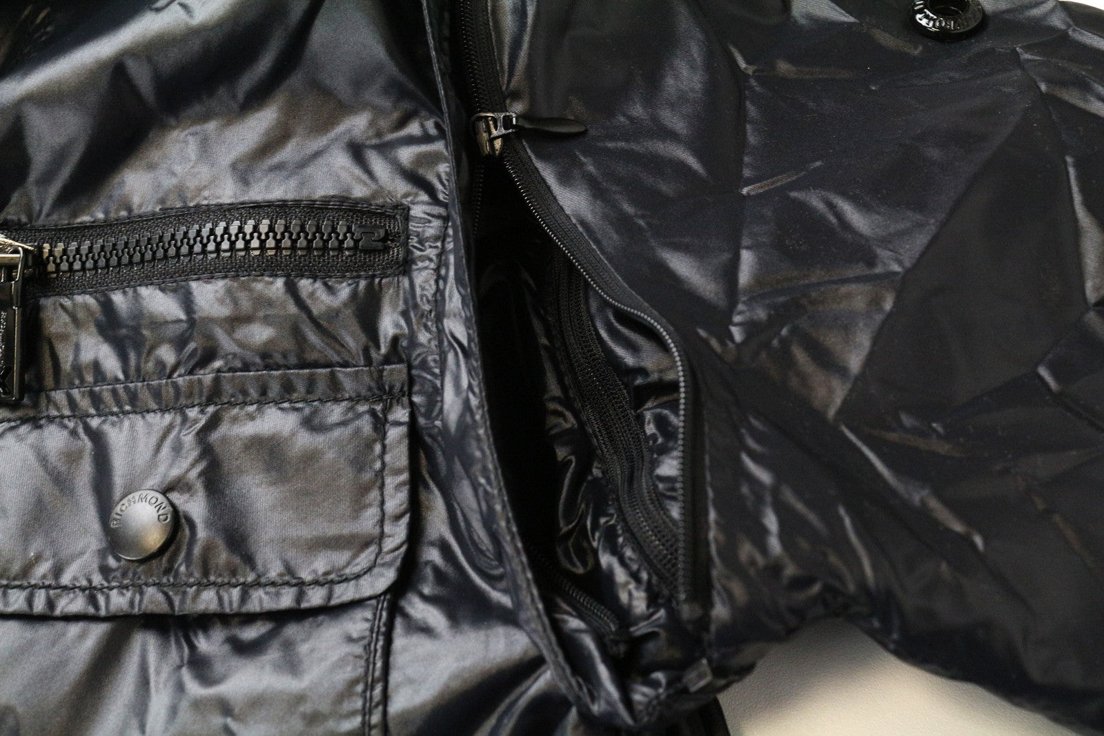 RICHMOND vyriška striukė 48 juoda 2in1 liemenė ilgomis rankovėmis užtrauktuku lengvas paltas 