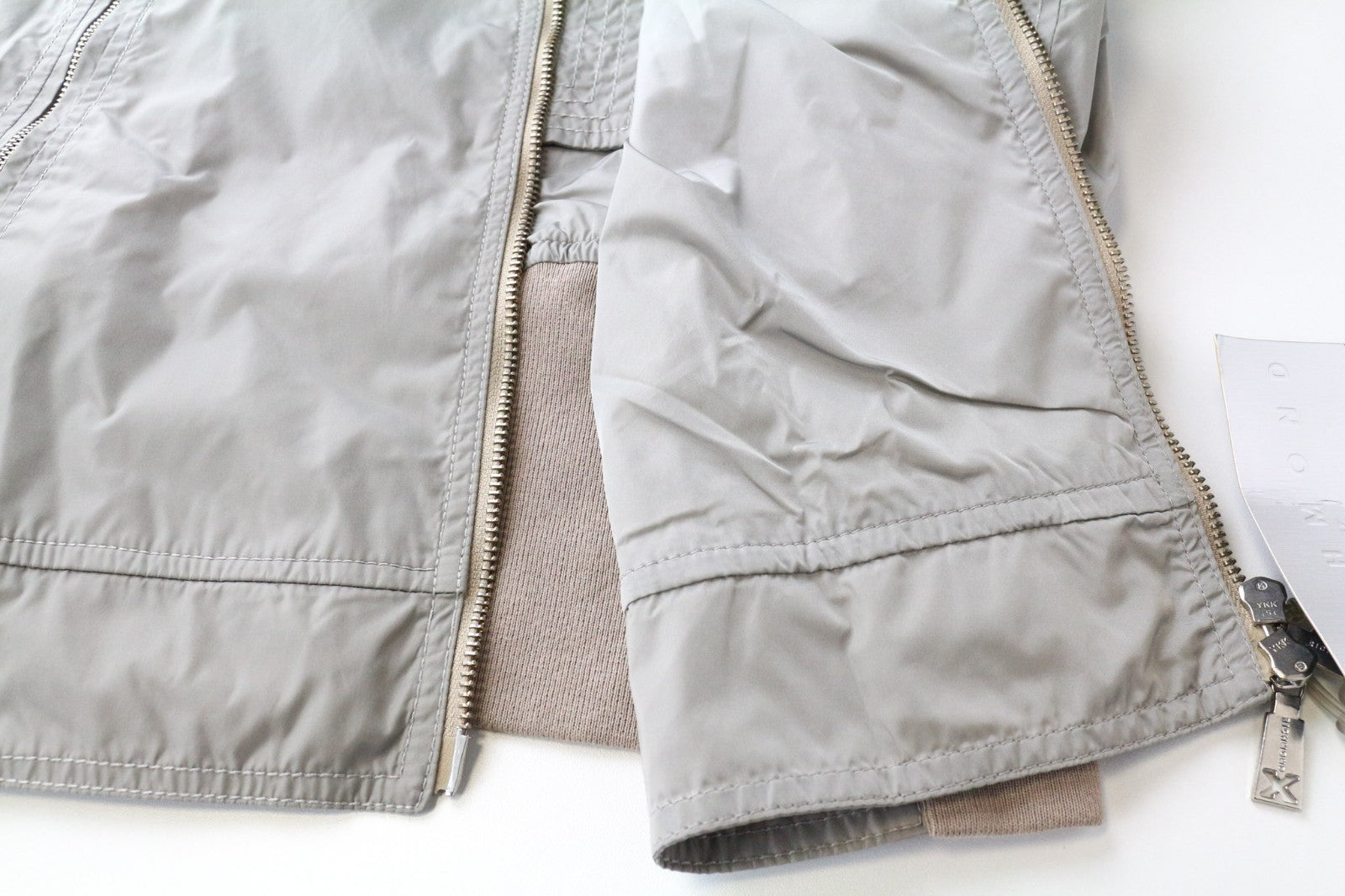 RICHMOND vyriška striukė 48 pilka bomber stiliaus ilgomis rankovėmis, lengva, užtraukiama, laisvalaikio stiliaus 