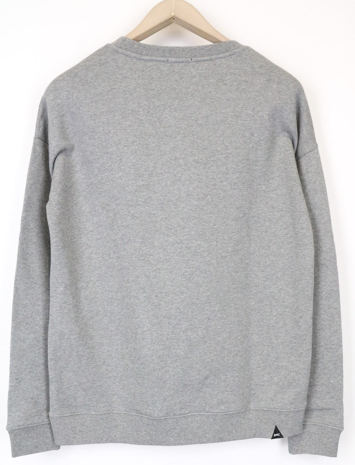 DENHAM Mėlynas moteriškas džemperis su pilku medvilniniu logotipu ir ilgomis rankovėmis, apvalia apykakle. 