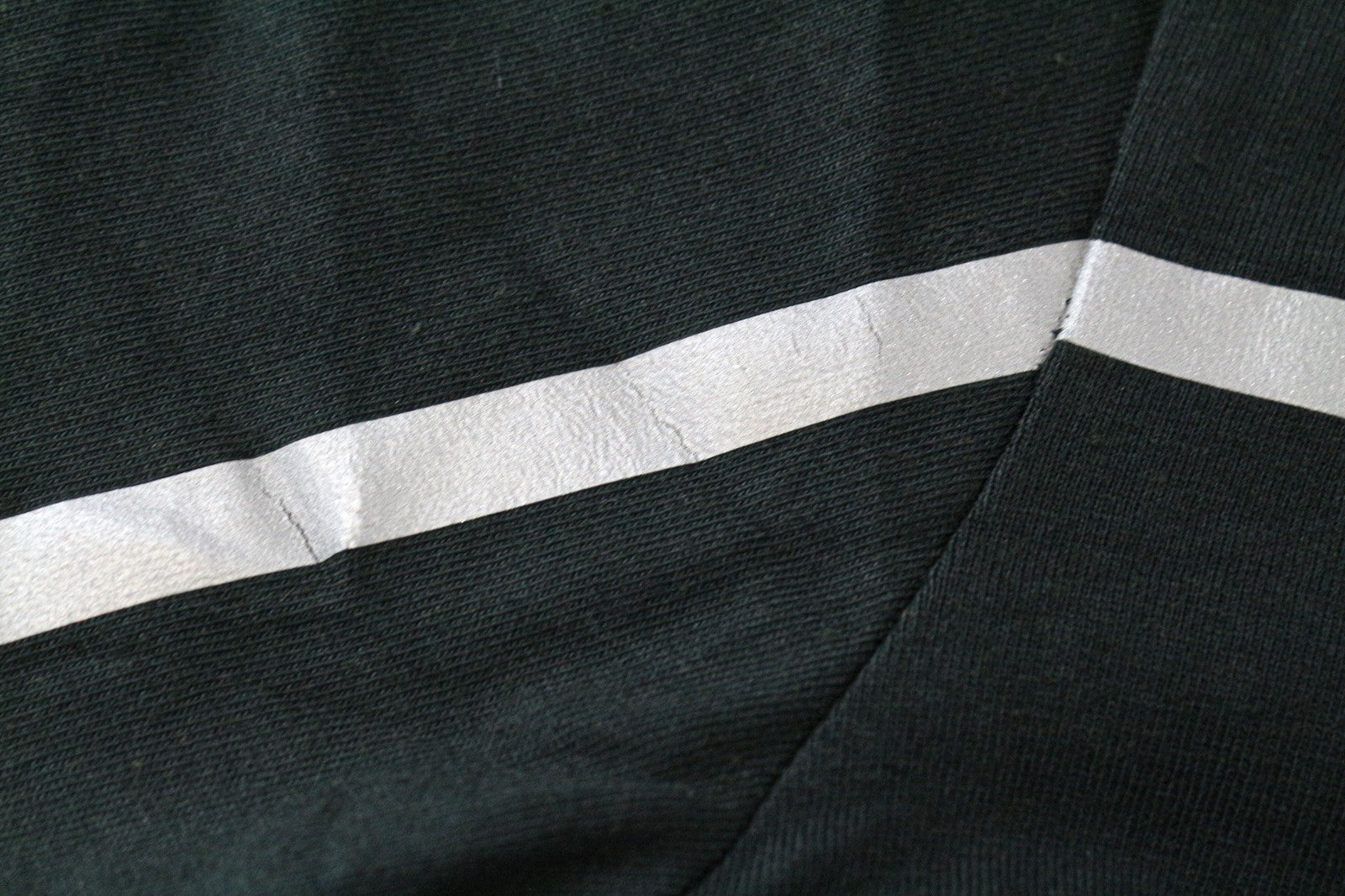 TUCANO URBANO T-TU moteriški marškinėliai su šviesą atspindinčia V formos iškirpte, juodi, XS dydžio 