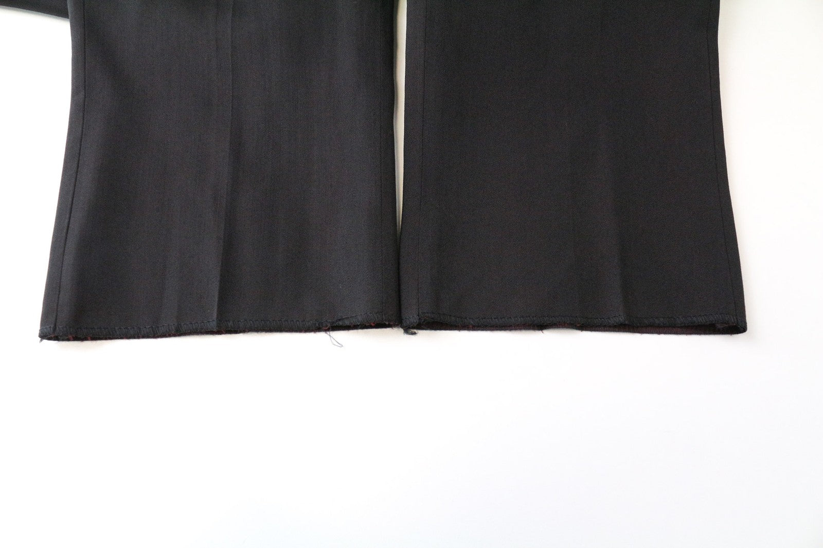 JOHN RICHMOND vyriškos kelnės IT50 juodos grynos vilnos mišinio klasikinės plokščia priekine dalimi 