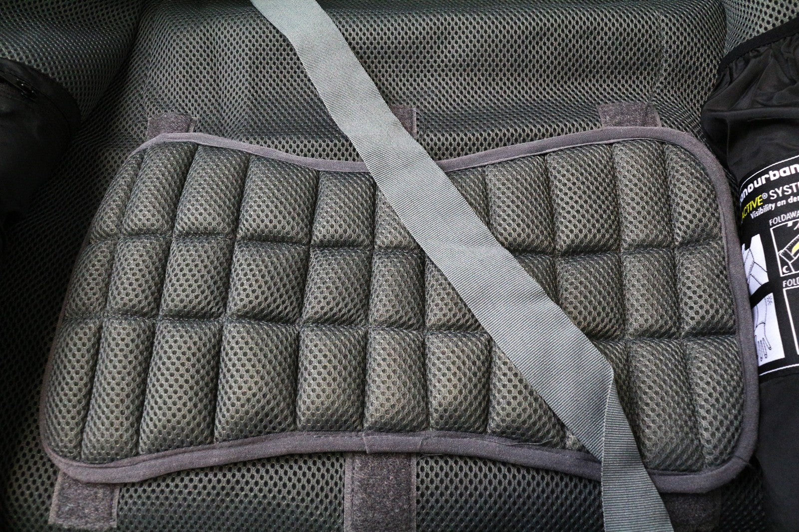 TUCANO URBANO Ermes vyriška paspirtuko striukė S, juoda, su kvėpuojančiu paminkštinimu 