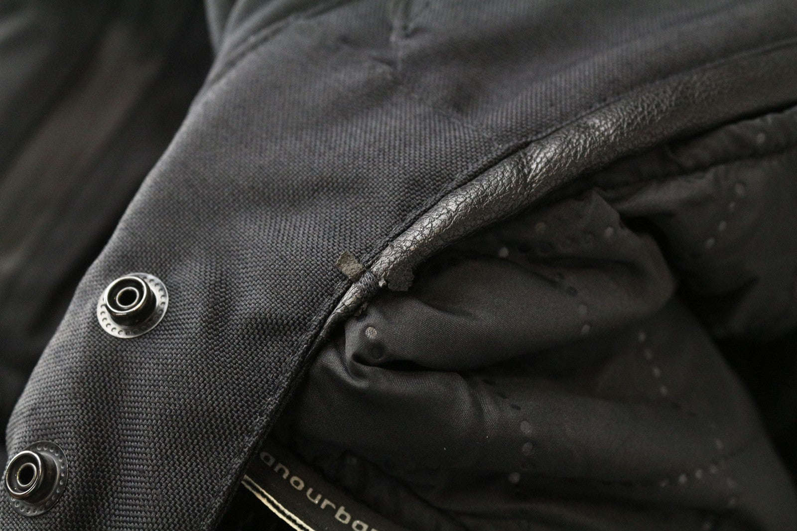 TUCANO URBANO Ermes vyriška paspirtuko striukė S, juoda, su kvėpuojančiu paminkštinimu 