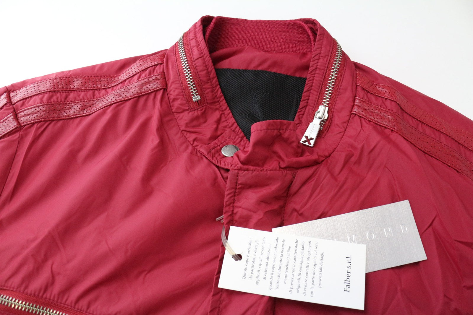 RICHMOND vyriška striukė IT52 raudona dizainerio aukšta apykakle, užtrauktuku, klasikinio stiliaus, neperpučiama, su pamušalu 