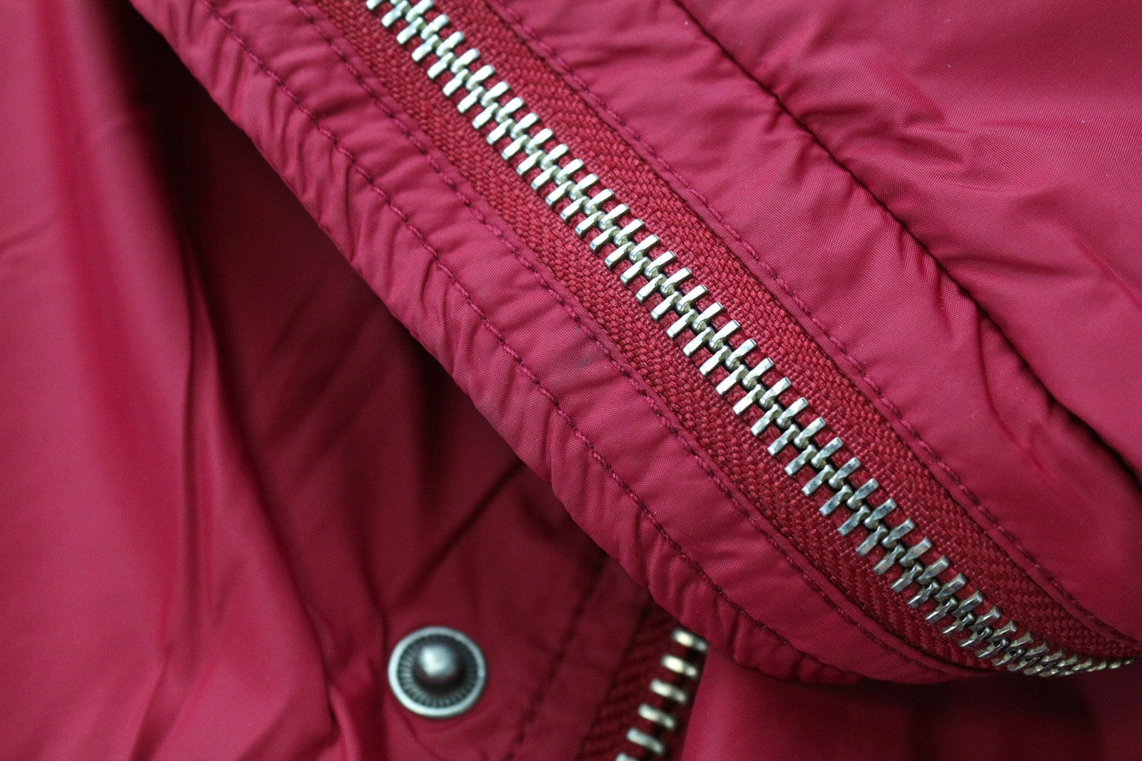 RICHMOND vyriška striukė IT52 raudona dizainerio aukšta apykakle, užtrauktuku, klasikinio stiliaus, neperpučiama, su pamušalu 