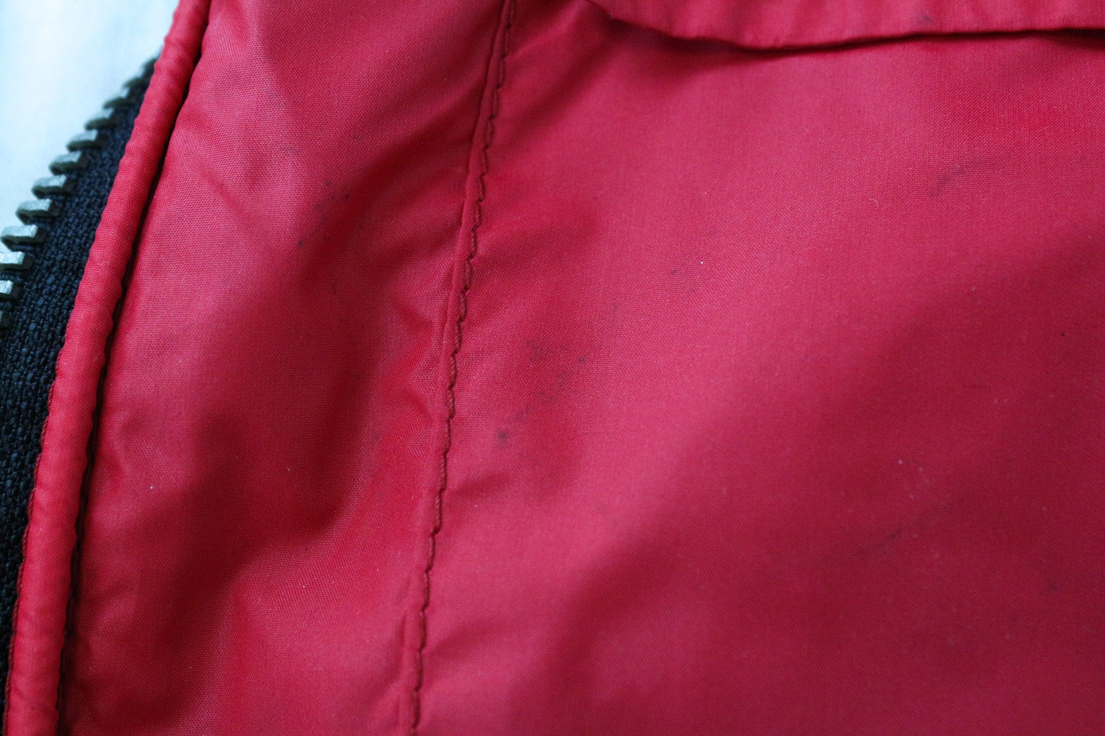 RICHMOND vyriška striukė IT48 ryškiai raudona dizainerio užtrauktuku, aukšta apykakle, klasikinio stiliaus, su pamušalu 