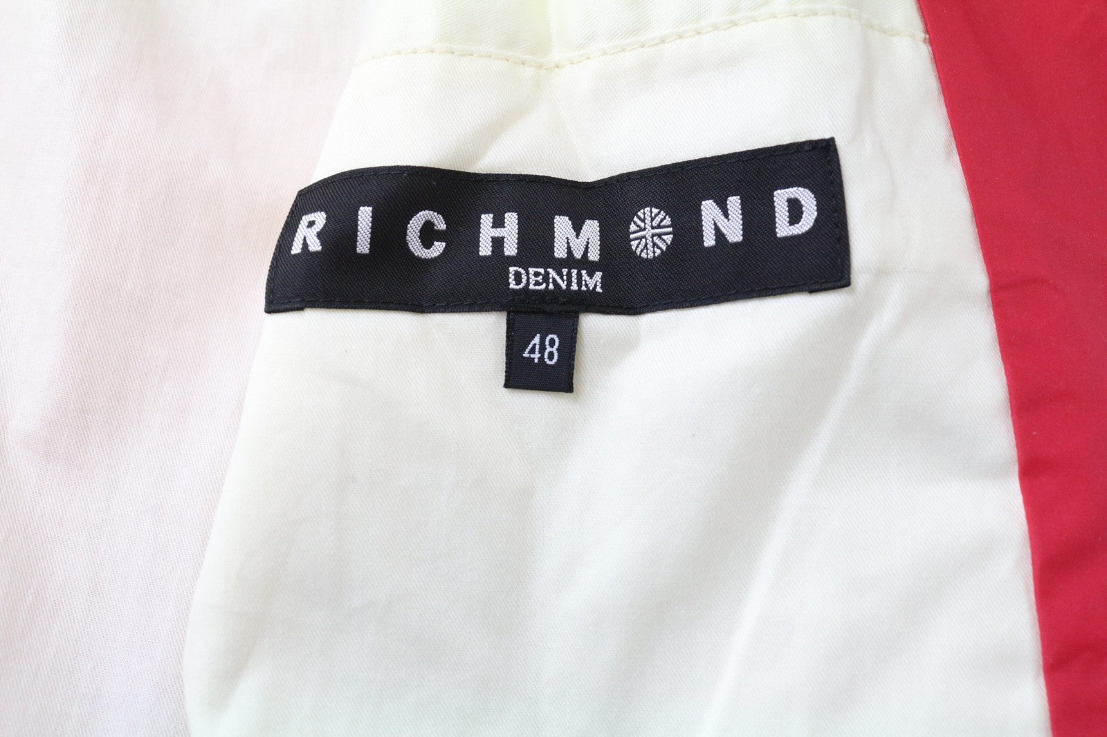 RICHMOND vyriška striukė IT48 ryškiai raudona dizainerio užtrauktuku, aukšta apykakle, klasikinio stiliaus, su pamušalu 