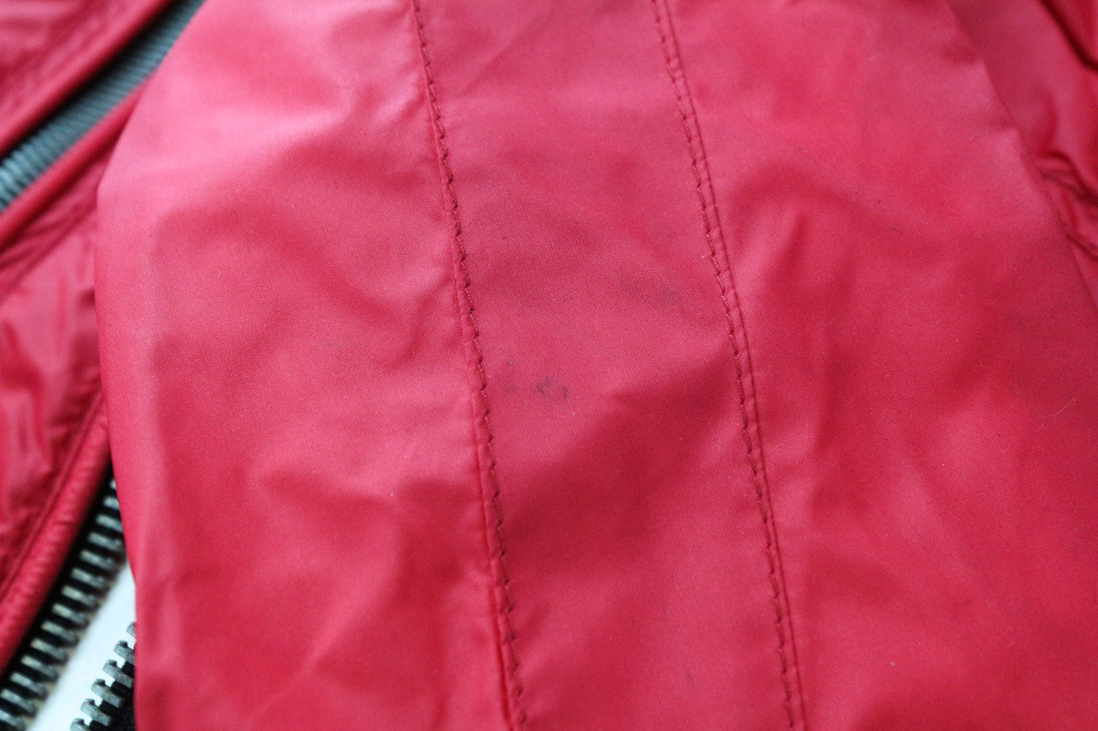 RICHMOND vyriška striukė IT48 ryškiai raudona dizainerio užtrauktuku, aukšta apykakle, klasikinio stiliaus, su pamušalu 