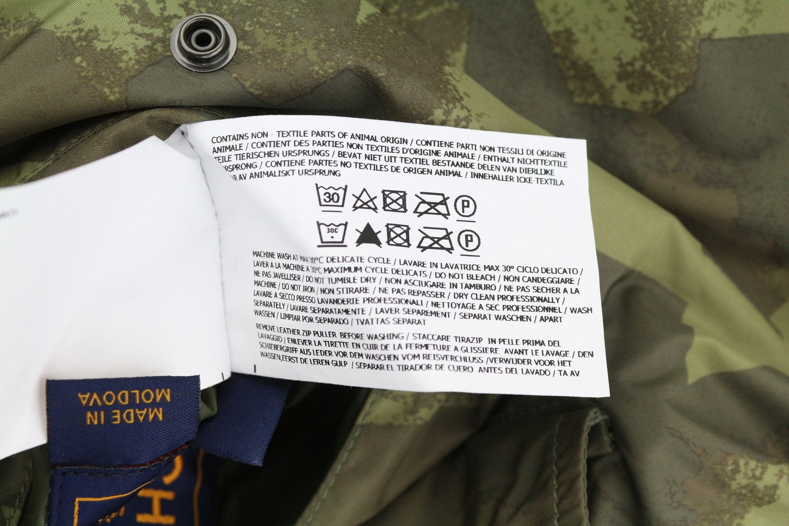 WOOLRICH dvipusė vyriška striukė su užtrauktuku, žalia, S dydžio, lengva, su kamufliažu ir RRP380 