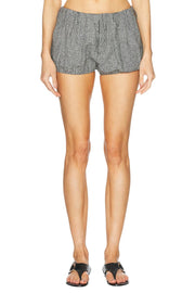 R13 Pasiūti moteriški šortai 27 pilki languoti lininiai tamprūs apvadai SS25 RRP499 