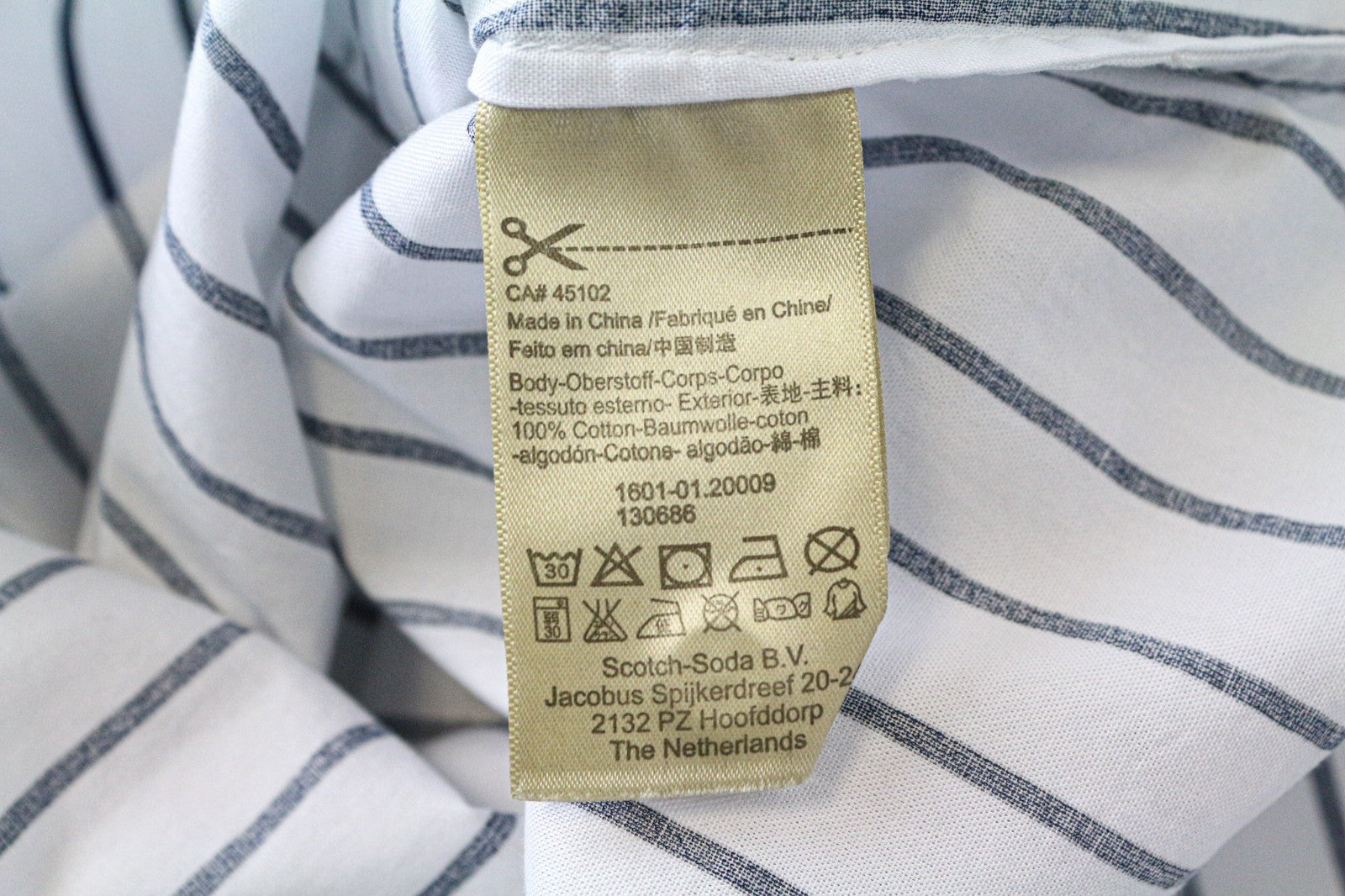 SCOTCH &amp; SODA vyriški marškinėliai M, balti dryžuoti, ploni, asimetriški medvilniniai marškinėliai ilgomis rankovėmis 