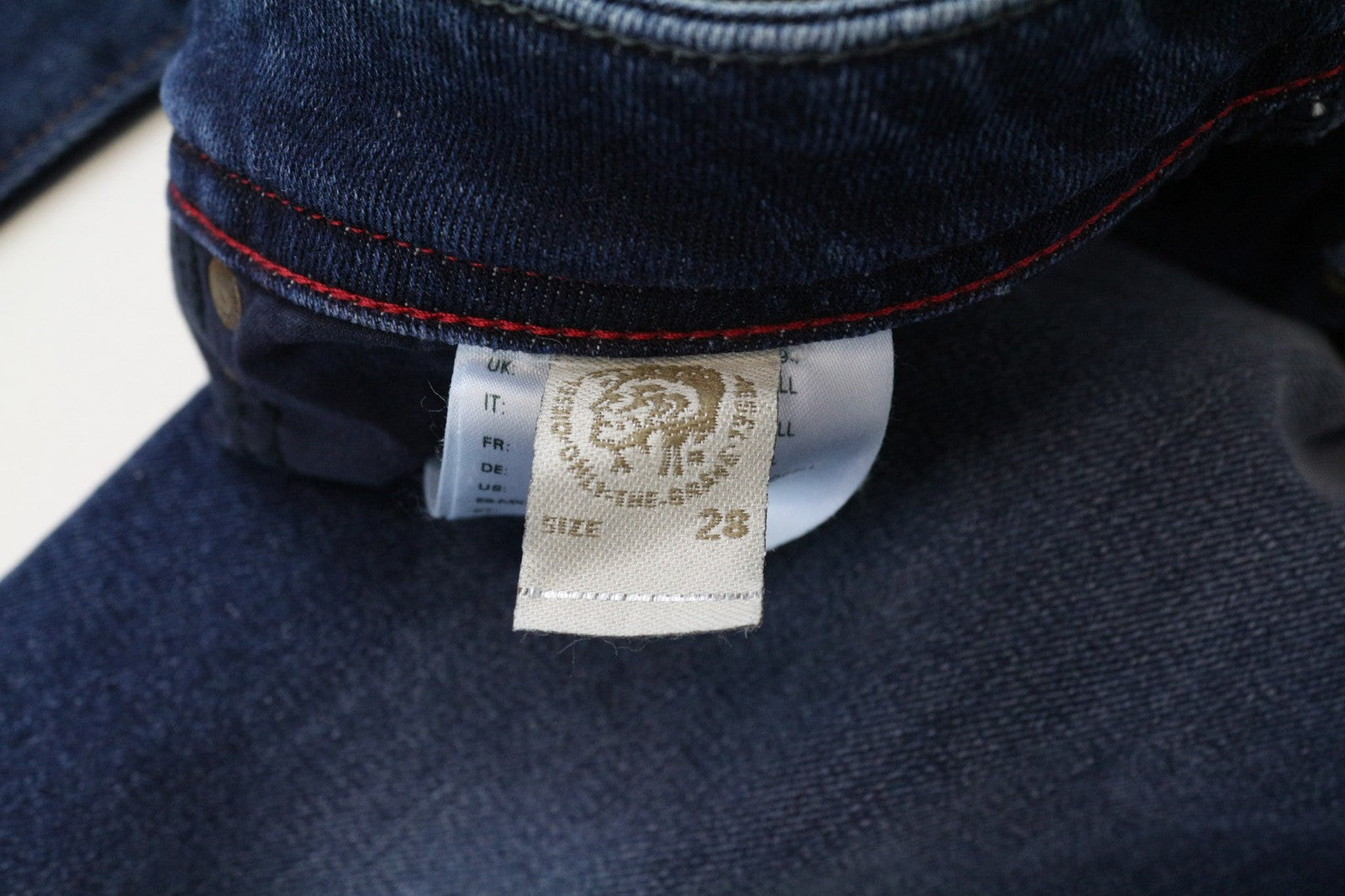 DIESEL Buster 084NS vyriški džinsai W28/L32 Slim Tapered mėlyni, tamprūs, įprasto kirpimo 