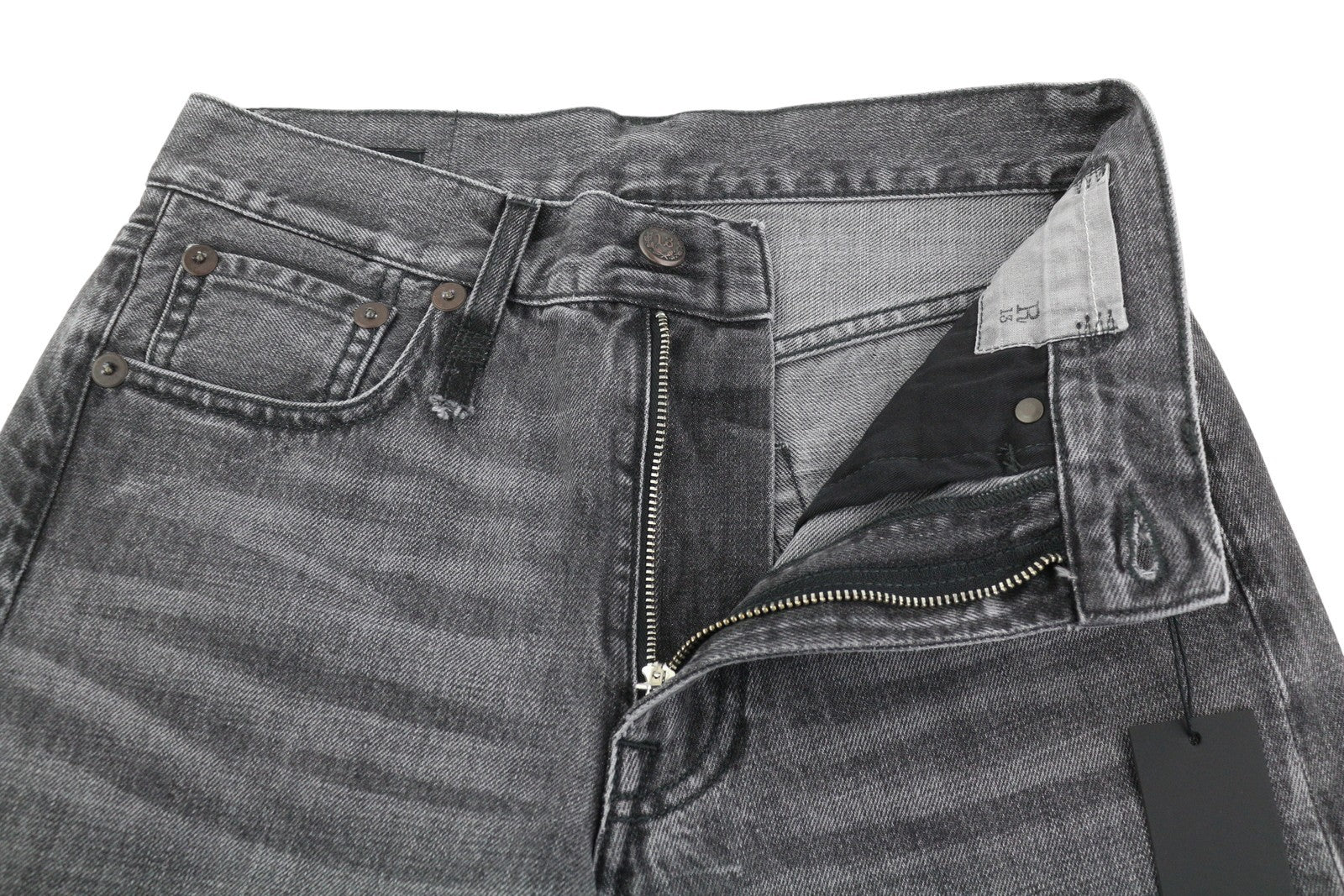 R13 Boyfriend moteriški džinsai 23 Wilson juodi ūsai su išblukusiu džinsu, trumpinti užtrauktuku PS25