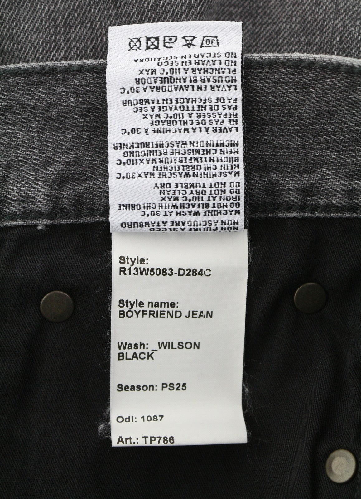R13 Boyfriend moteriški džinsai 23 Wilson juodi ūsai su išblukusiu džinsu, trumpinti užtrauktuku PS25