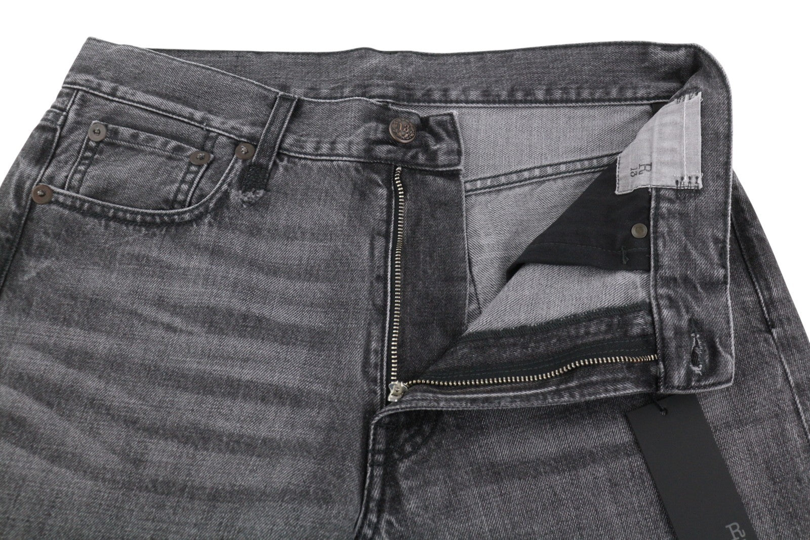 R13 Boyfriend moteriški džinsai 27 Wilson juodi ūsai su išblukusiais trumpais smailiais kraštais PS25 