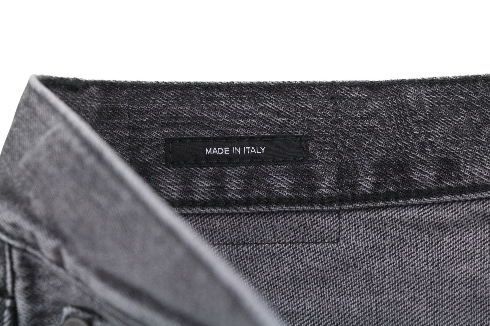 R13 Boyfriend moteriški džinsai 27 Wilson juodi ūsai su išblukusiais trumpais smailiais kraštais PS25 