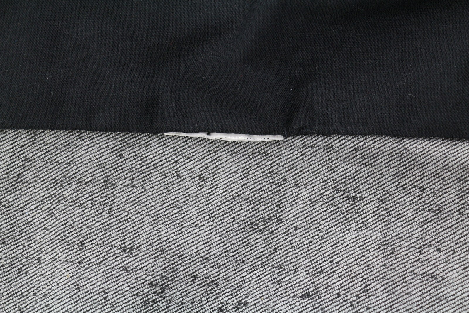 NUDIE JEANS vyriška striukė ~M juoda su sagomis, aukšta apykakle, be pamušalo, džinsinio audinio, tamsi 