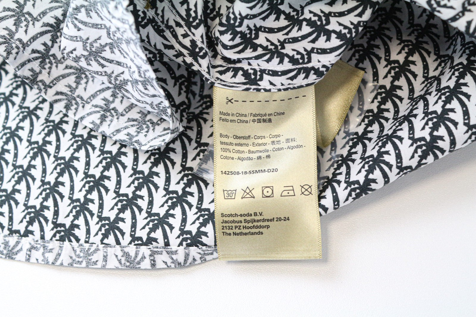 SCOTCH &amp; SODA vyriški marškinėliai S dydžio pilki delnų rašto vasariniai medvilniniai paplūdimio marškinėliai su sagomis