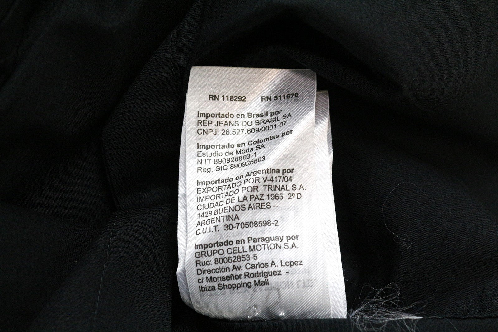 REPLAY vyriški marškinėliai S, juodi, vienspalviai, tamprūs medvilnės mišinio marškinėliai su sagomis užsegama platėjančia apykakle 