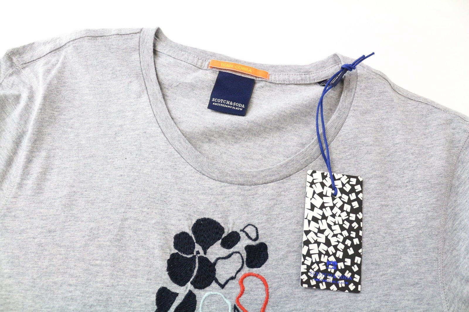 SCOTCH &amp; SODA moteriški marškinėliai M pilki siuvinėti medvilninio džersio megztiniai su apvalia juostele