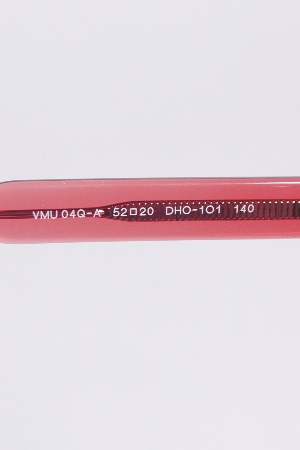 Miu Miu MU04QVA moteriški akiniai nuo saulės su rudais kvadratiniais rėmeliais, demonstraciniais lęšiais, 140 mm pilnu rėmeliu.